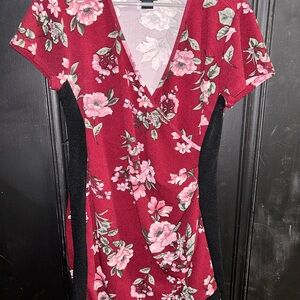 Red Bodycon Mini Dress with Flutter Sleeves and V-Neck for Casual Wear